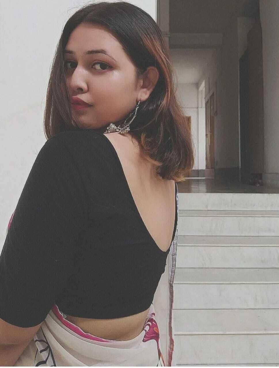 best Daryaganj call girl